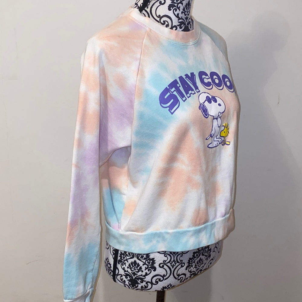 5/$50 Peanuts Tie-Dye Cropped Sweatshirt with Snoopy and Woodstock Size Large - Picture 4 of 10